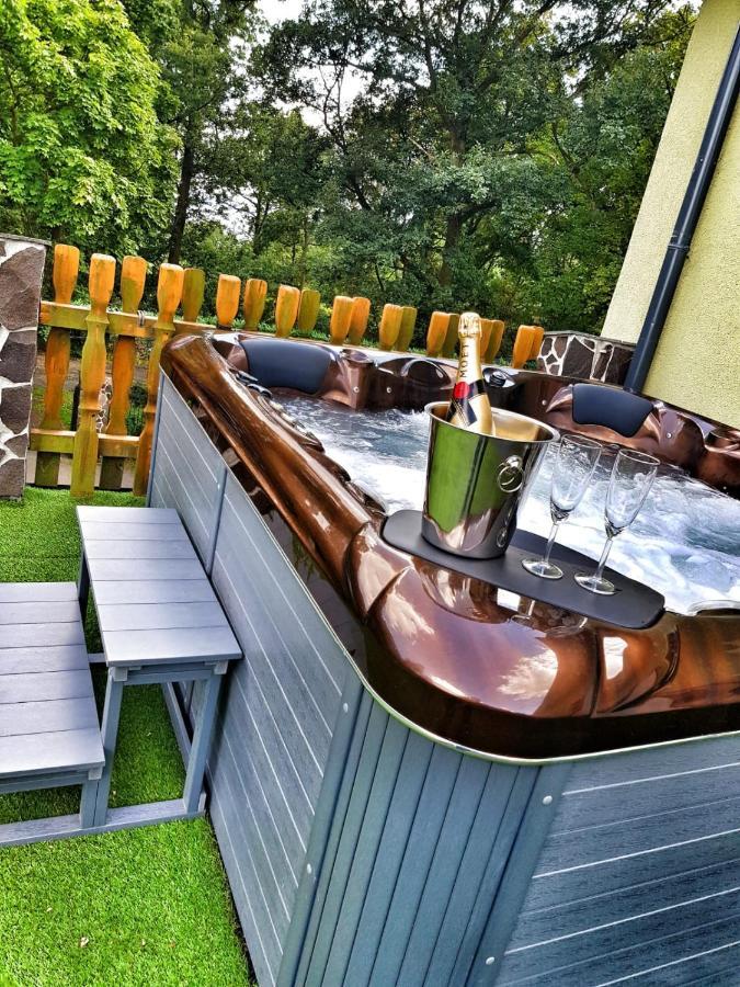 Forrest Hotel Chomutov Exterior photo