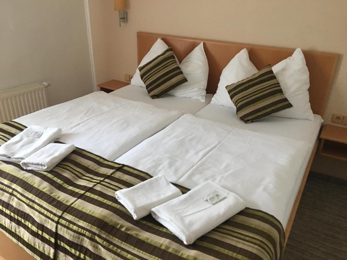 Forrest Hotel Chomutov Exterior photo