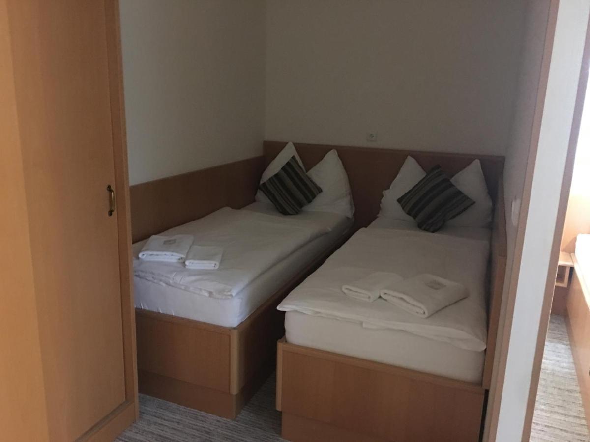 Forrest Hotel Chomutov Exterior photo